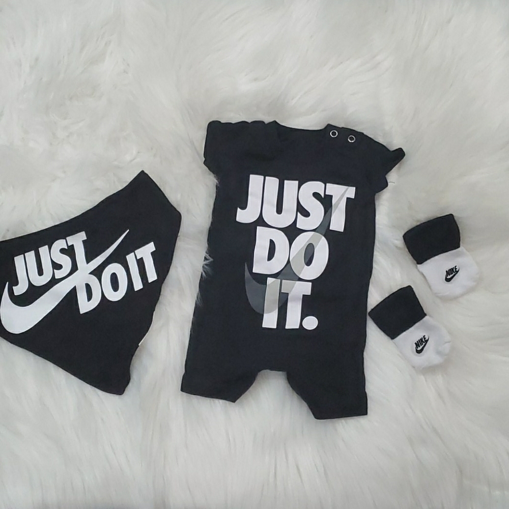NIKE BABY SET